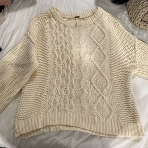 Free people cream oversized cable knit sweater super warm perfect condition